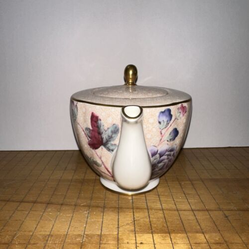 WEDGWOOD CUCKOO SMALL TEAPOT BIRD FLOWERS SCALLOPED DETAIL ENGLAND - Picture 2 of 9