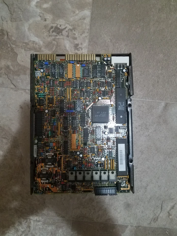 Disco duro Maxtor 1085 1985 85 MB funcionando Foto 3 de 3