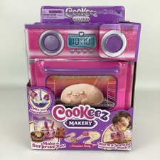 Cookeez Makery Warm Scented Interactive Plush Surprise Pet Cinnamon Treatz Oven
