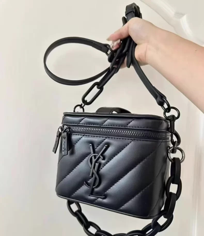 Estuche de tocador convertido Saint Laurent Beaute Beauty GWP VIP 2026 negro/dorado