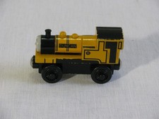 Thomas Friends Duncan Magnetic Wooden Locomotive for Thomas/Brio Tracks,Yellow