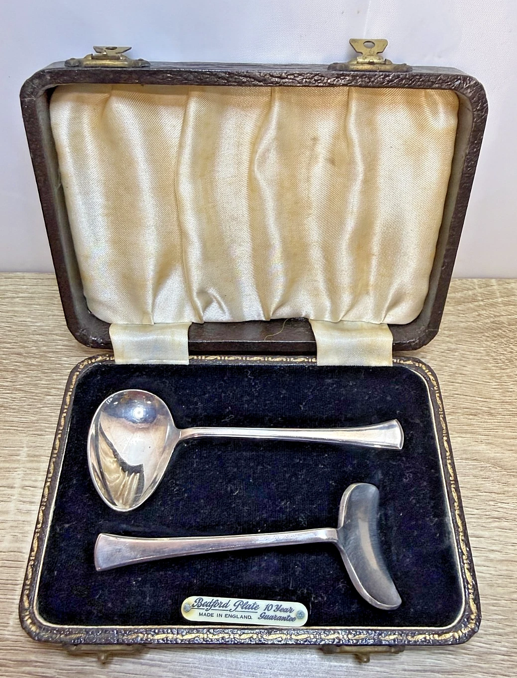 Bedford Plate EPNS-A Sauce Ladle Mustard Spoon Set Boxed Made in England
Opens in a new window or ta