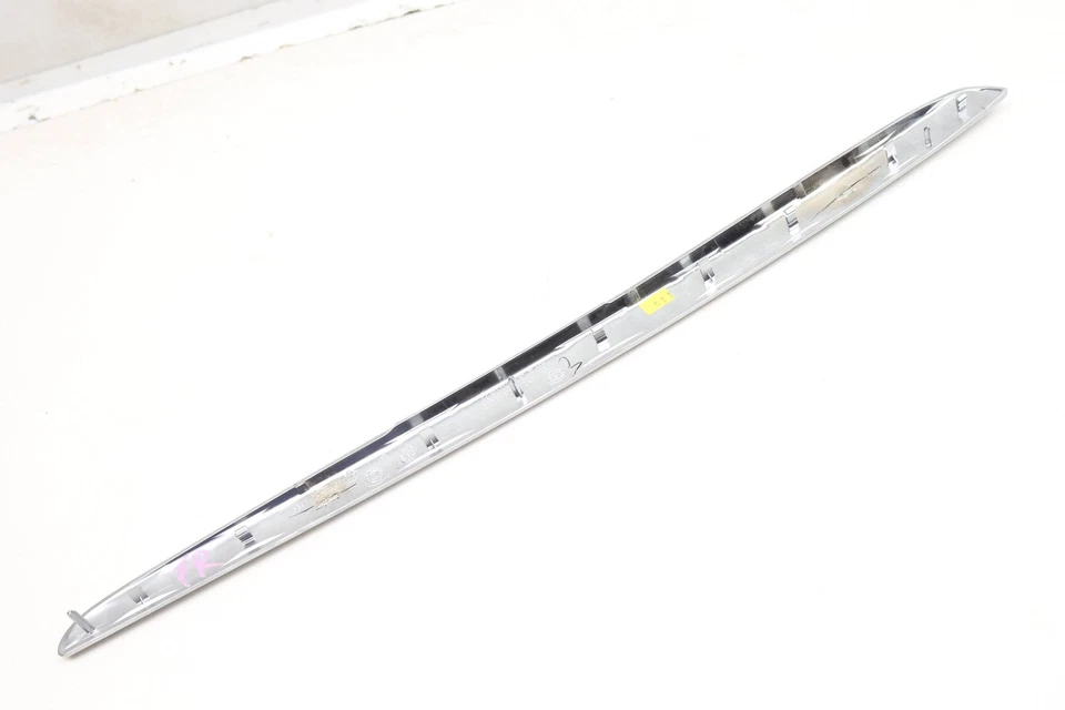 2007-2011 MERCEDES-BENZ ML63 AMG - Front Right DOOR Panel TRIM / Molding - Image 4 of 4