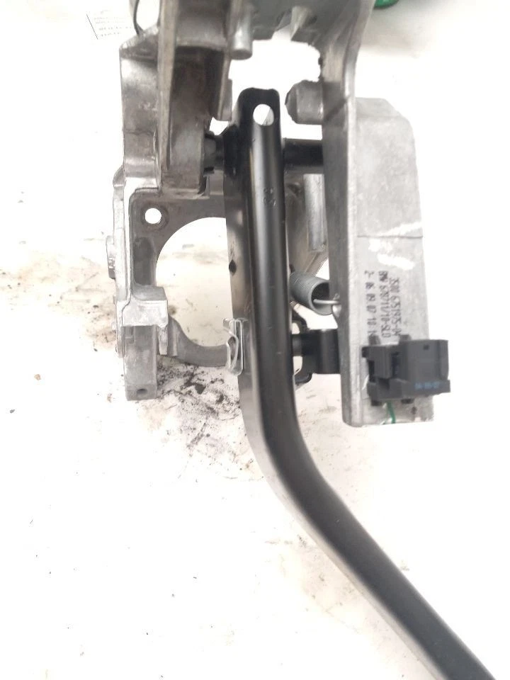 PEDAL FRENO BMW 328I 2008 Foto 2 de 4