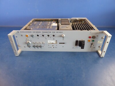 ROHDE & SCHWARZ  ''  VHF - SENDER HS1224/2  ''  10W.