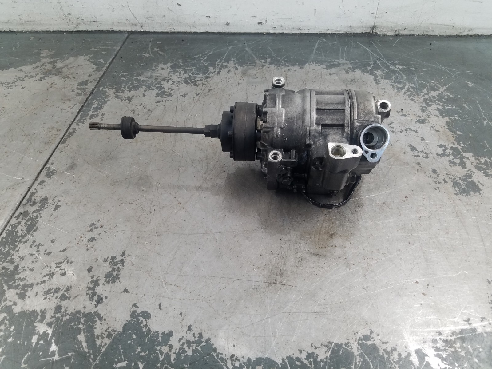 2005 Lamborghini Gallardo 5.0L V10 A/C Compressor / Shaft #2070 H3