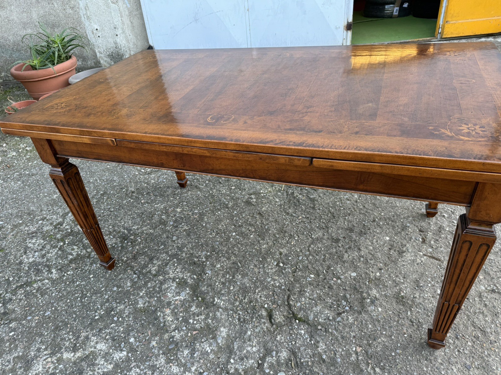 Foto 3 di 24