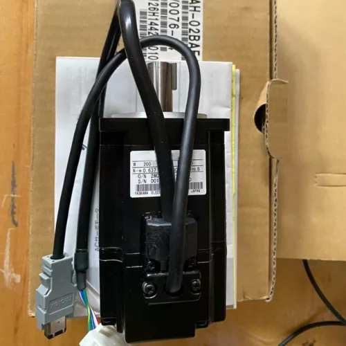 Yaskawa SGMAH-02BAF41 Servo Motor 1PC New Expedited Shipping SGMAH02BAF41 - Picture 2 of 3