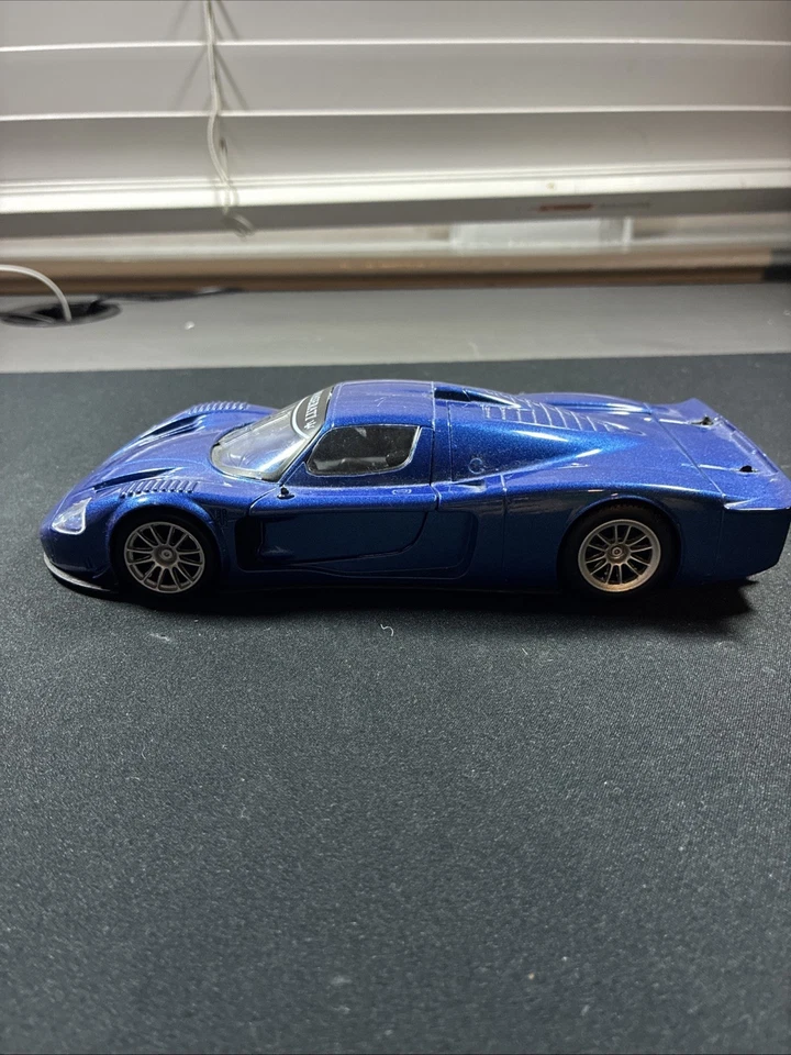Motormax 1/24 - Maserati MC12 Metallic Blue Supercar Diecast Scale Model Car - Image 4 of 4