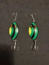 Hofschneider Red Eye Wiggler (Lot Of 2)