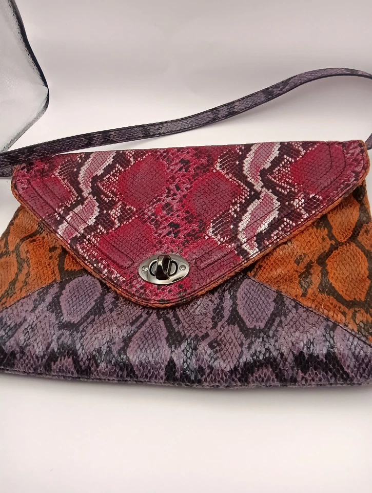 Bolso de Hombro Carlos Santana Estampado Serpiente Foto 4 de 4