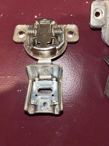 Menge 3, Blum Scharniere, 1-1/4 Zoll Overlay, 110 Grad offen, 38C355-01. self close - Bild 2 von 3