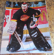 KIRK MCLEAN VANCOUVER CANUCKS SIGNED 8 x 10 MATTE PHOTO (D)