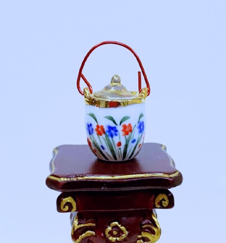Dollhouse Miniature Hand-Painted Biscuit Barrel / Jar With Cover & Handle - Picture 2 of 2