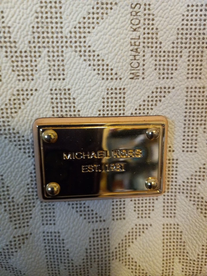 Michael Kors iPad/Tablet Case For 9.5x7 Inch Pad - Image 3 of 4