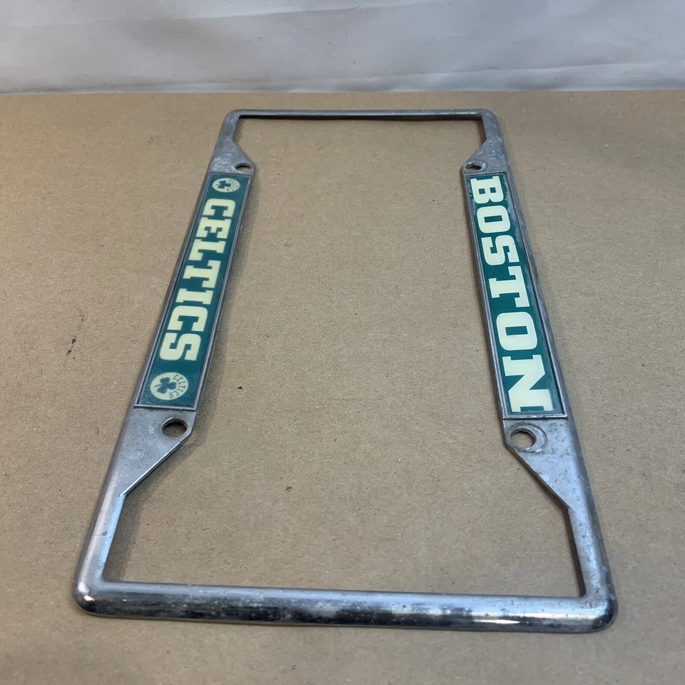 Marco de matrícula de metal cromado Boston Celtics - Fanmats NBA sin tornillos Foto 4 de 4