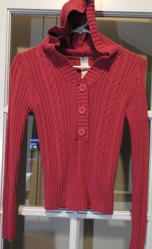 Girl's Personal Identity Hoodie Sweater Size Large 3 Button V-Neck Dark Pink EUC
