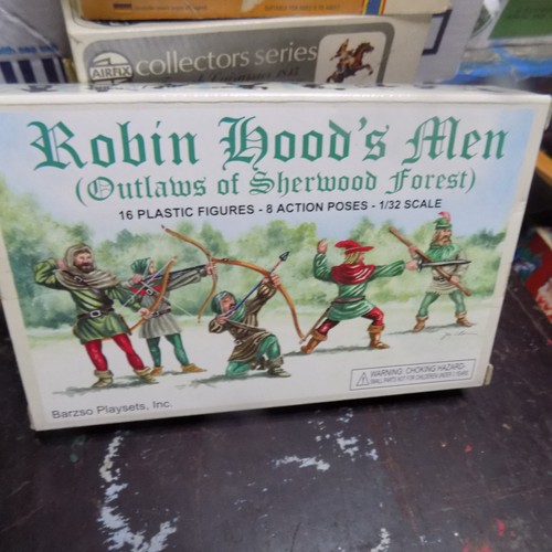 Barzso Robin Hoods Men boxed set of merrymen 54mm soft plastic