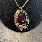 Beautiful Trifari Goldtone Metal & Purple Stone Marked Pendant Styled Necklace — photo 2