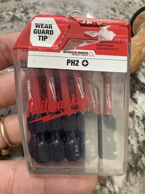 Milwaukee Shockwave Impact Duty PH2 Phillips 2in Driver Bits 2-Pack 48-32-5004
