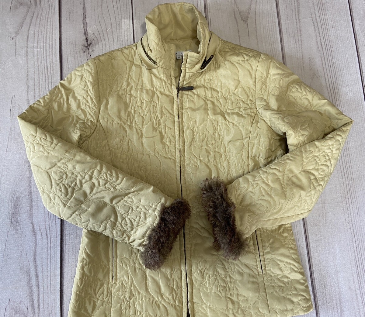kabiごん♡♡ CAbi 362 Women Size XS Flax Yellow Quilted Faux Fur Trim Zip