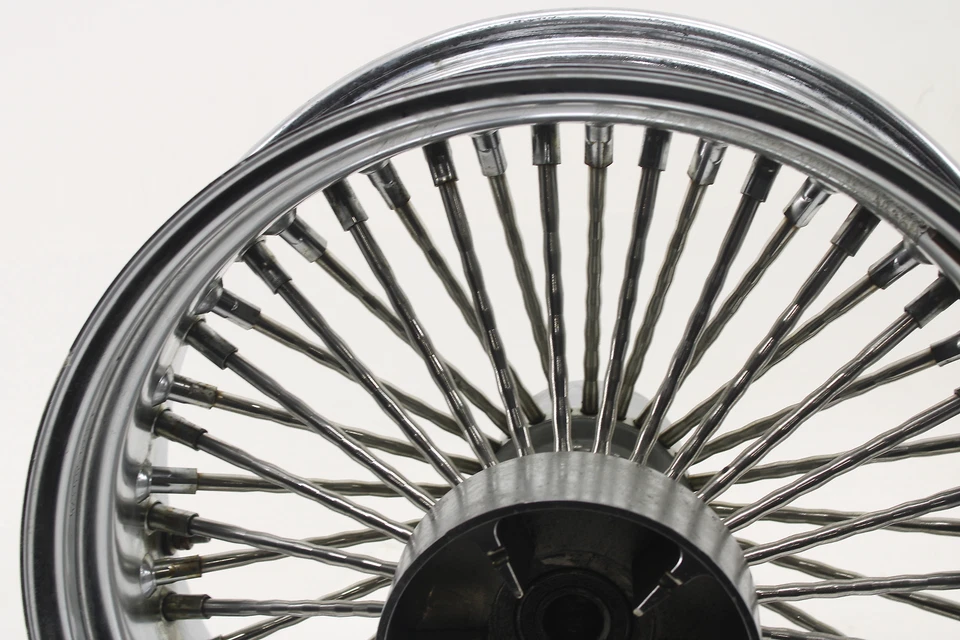 Radios de cable de rueda trasera Harley Davidson Touring Electra Road 12-13 18x5,50 Foto 2 de 4