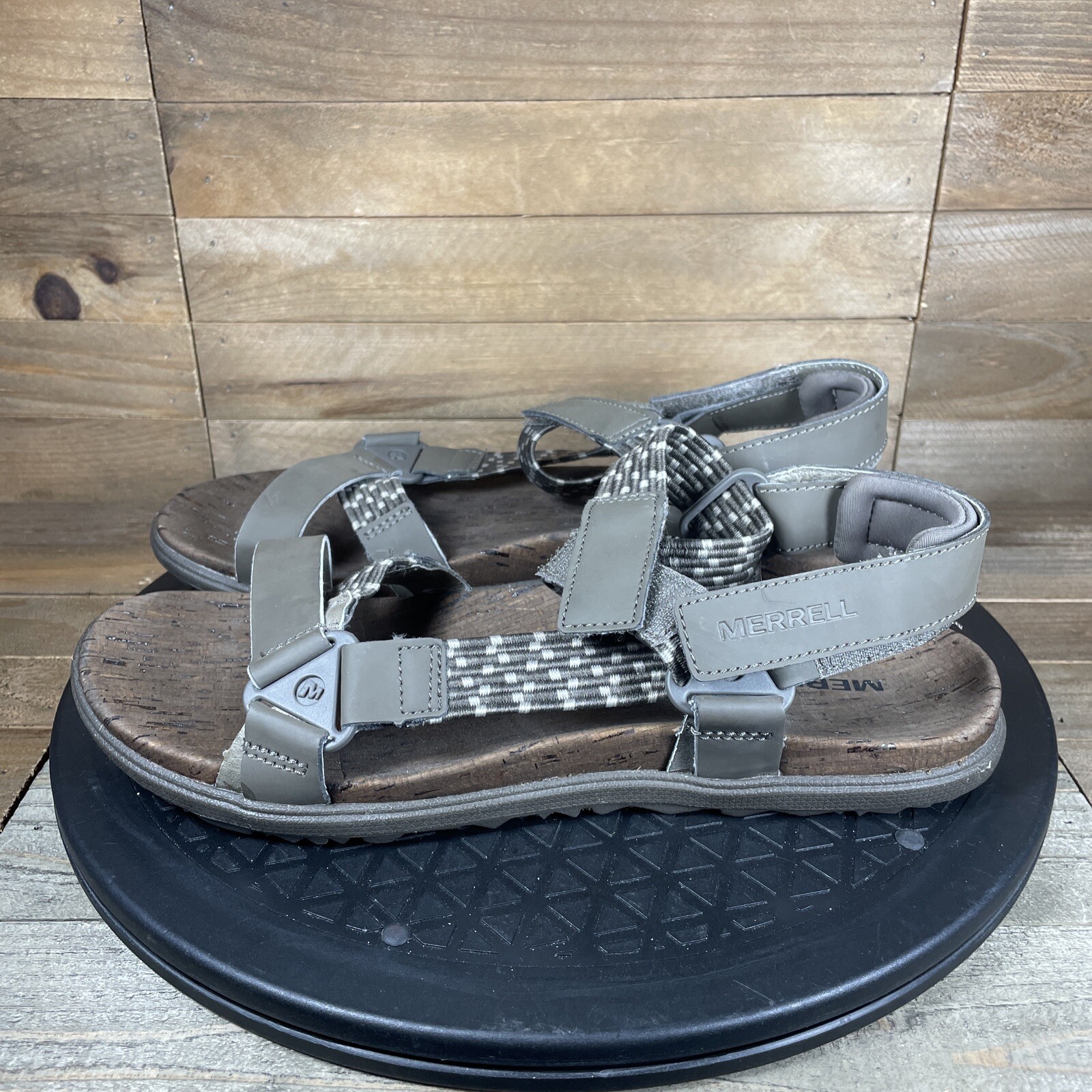 Sandali da donna grigi Merrell taglia 8 Around Town tessuti grattacieli sportivi