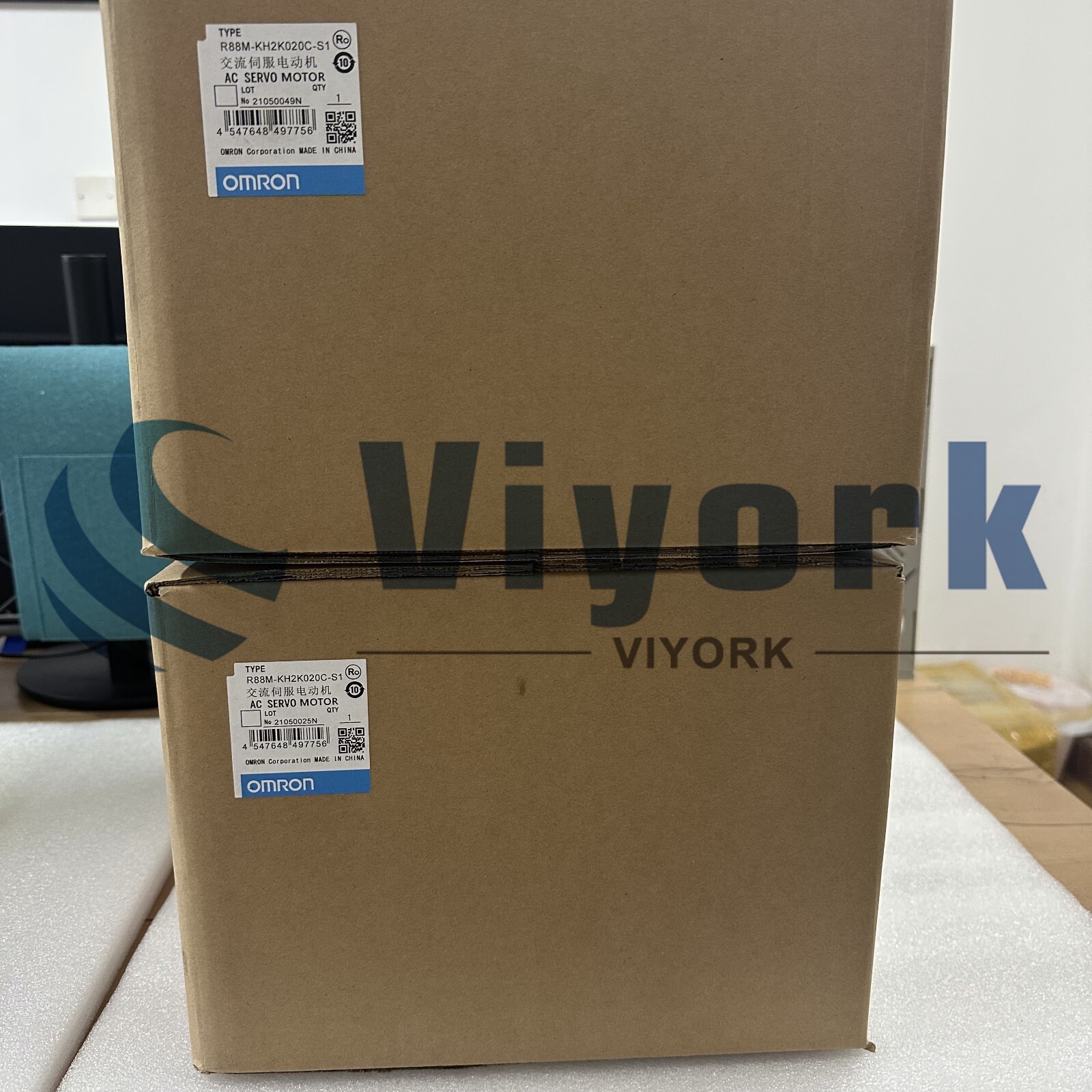 OMRON R88M-KH2K020C-S1 SERVO MOTOR NEW