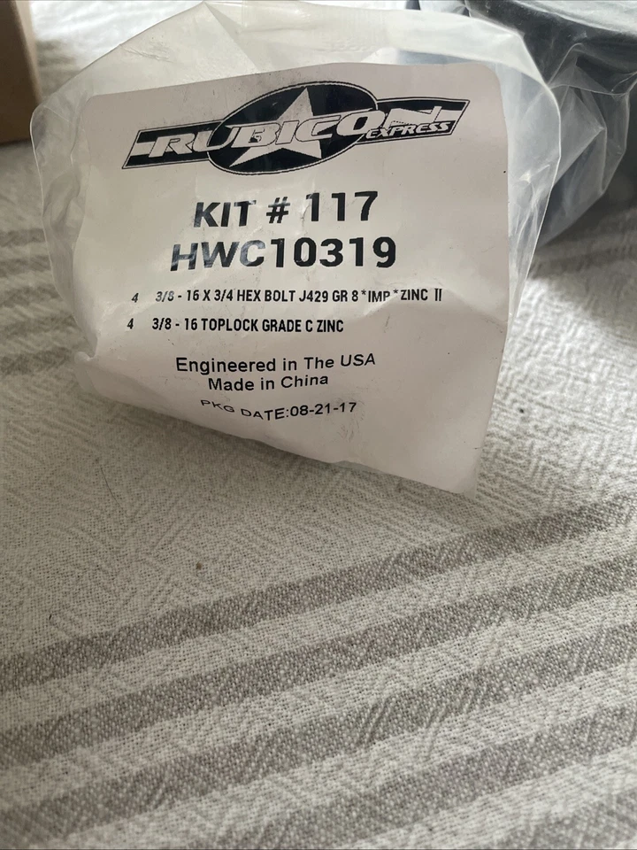 Almohadilla de parachoques trasera Rubicon JK 2" RE1387 Foto 4 de 4