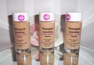 Nourishing Long Wear Liquid Makeup Foundation Neutrogena