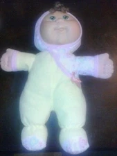 CABBAGE PATCH KIDS CPK GREEN EYED BABY GIRL DOLL SHORT HAIR O.A.A YELLOW ONSIE