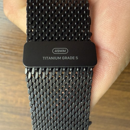 Apple Watch Ultra 2 (GPS + LTE) 49MM, Black Titanium Case Black - Milanese Loop - Photo 8 sur 14
