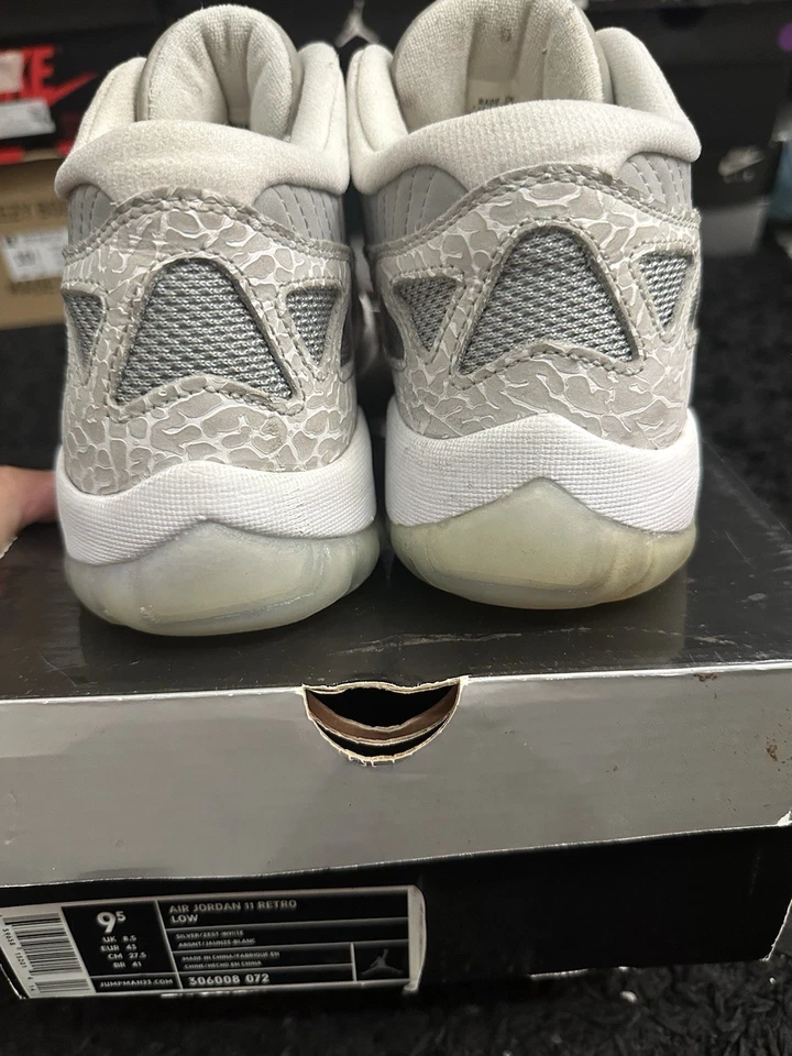 Air Jordan 11 ретро IE низкий серебристый цемент серый нейтральный белый цедра - размер 9,5 - Изображение 4 из 4