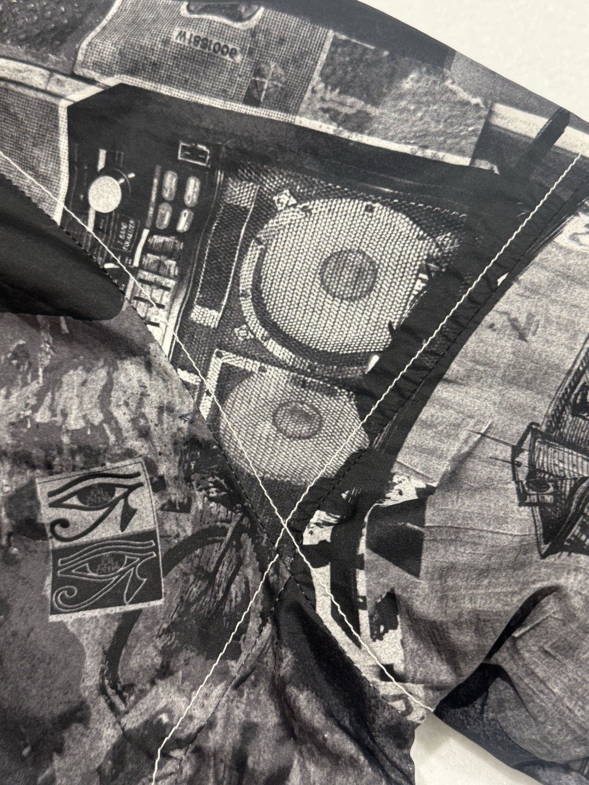 Protest Outdoor Softshell Jacket Windbreaker Smal… - image 3