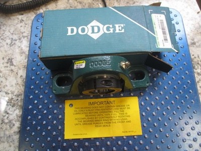 NEW DODGE 2-BOLT PILLOW BLOCK BEARING P/N 141581 P2B-DLUAH-103-DRY