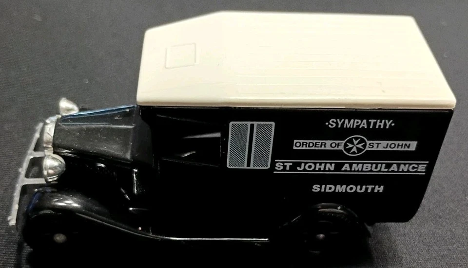 Lledo Days Gone 1936 年 Packard 救护车 1983 年圣约翰救护车 Sidmouth B&W 罕见 — 第 2/4 张图片