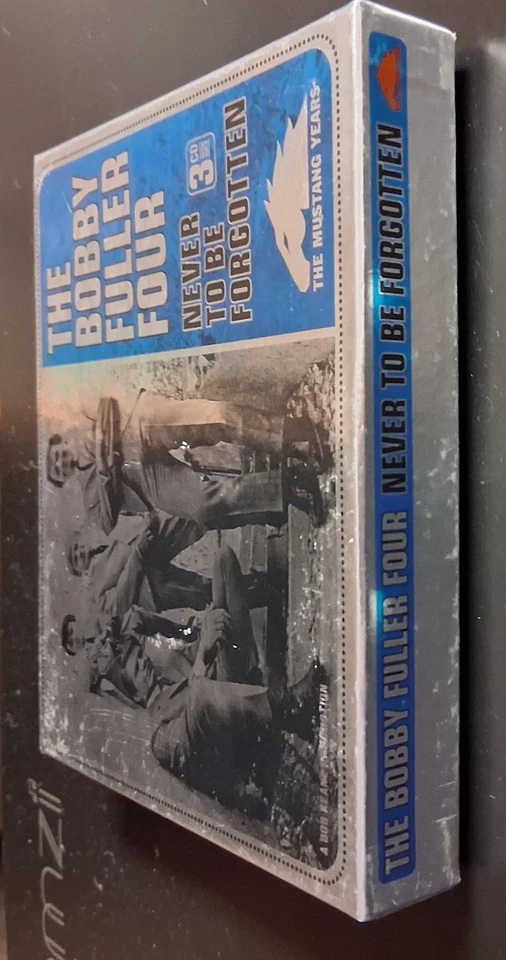 BOBBY FULLER FOUR Never To Be Forgotten - набор компакт-дисков 3 диска с книгой больше не издающийся - Изображение 4 из 4