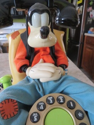 Disney Telemania Goofy Animated Talking Landline Corded Telephone