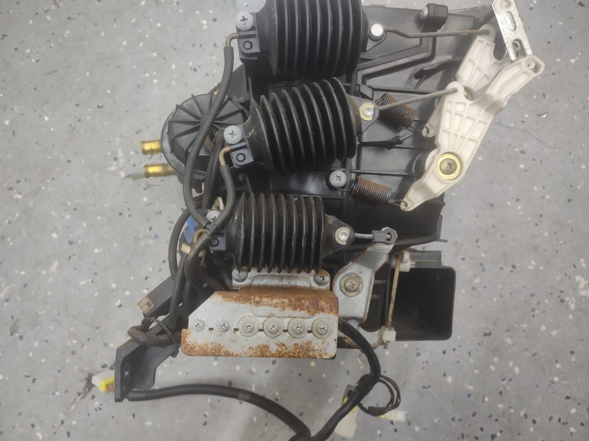 やー 87-89 Nissan Z31 300ZX Heater Unit & Housing 27110 25P00 (84-86