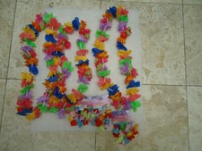 3 LEIS SET HULA FLOWERS NECKLACES, 2 FLOWER BRACELETS