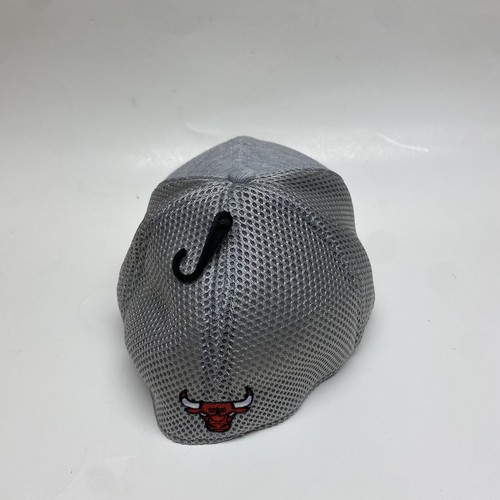 Gray Chicago Bulls Fitted Hat, NWT, one size fits all, NBA Gray. - Bild 3 von 8