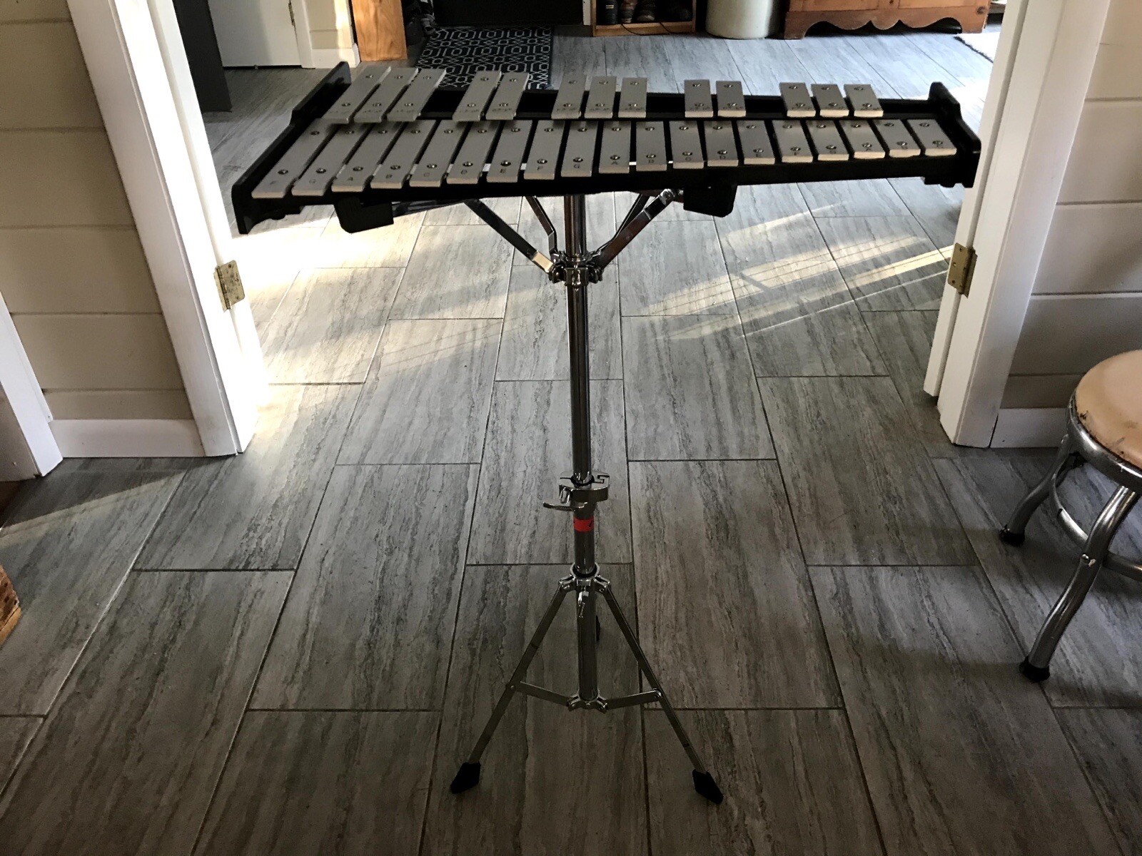 LUDWIG XYLOPHONE MALLET PERCUSSION 32 KEYS AND PRACTICE PAD WITH STAND