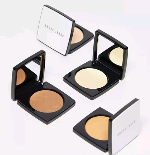 Bobbi Brown Vitamin Enriched Pressed Powder YELLOW - 0.28 oz / 8 g Full Size - Picture 5 of 8