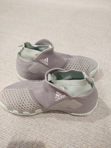 tenis de ursinho adidas