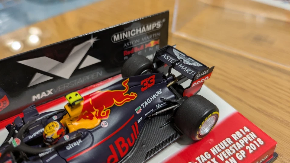 RedBull RB14 VERSTAPPEN Winner Austrian GP 2018 1/43 F1 Minichamps Club limited - Immagine 3 di 4
