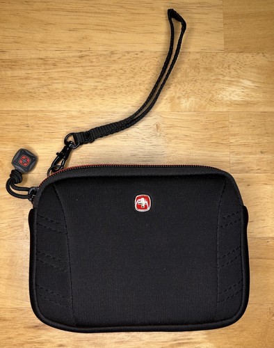 Swissgear by Wenger GPS Case Fits 5" Black Zipper Pouch w/ Wrist Strap