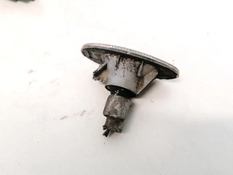 Intermitente lateral (intermitente guardabarros) delantero derecho Mitsubishi Lance DE1100965-35 Foto 3 de 4