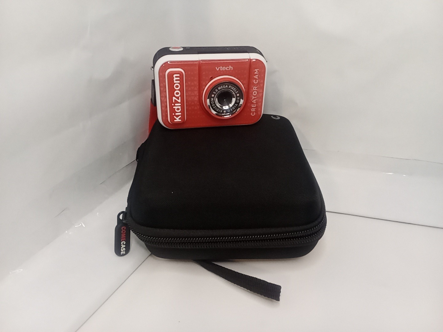 Kids Vtech Red camera With SD Card And Case, Good quality