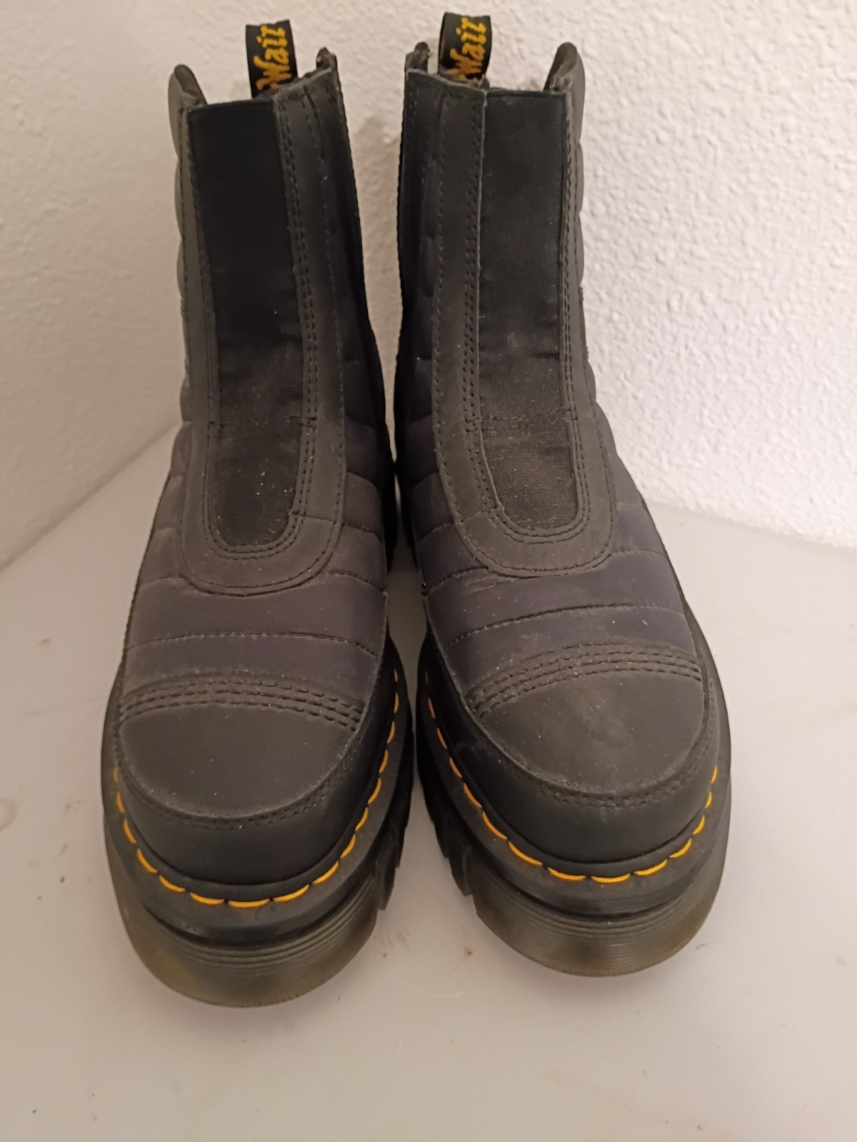 NEW DR. MARTENS DOCS Women's 9 US BLACK LEATHER AIRWAIR image 2