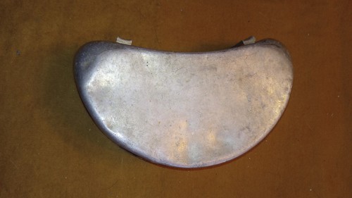 Vintage Aluminum Kidney Shape Fishing Bait Box w/ Belt Loops - Picture 6 of 12